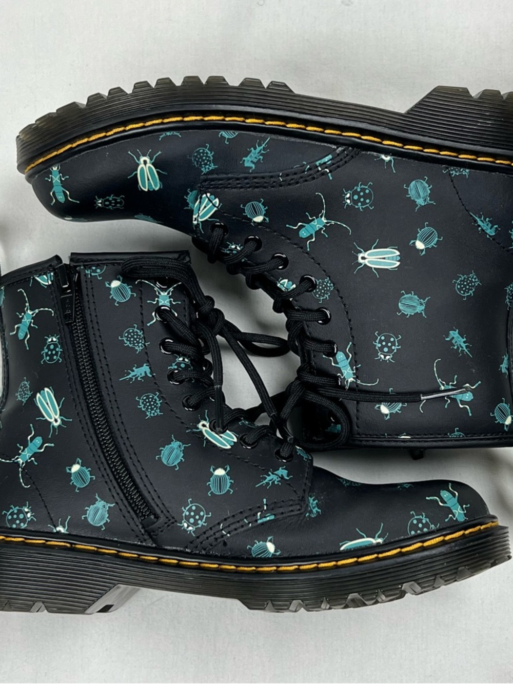 DR. MARTENS - Junior 1460 “Glow In The Dark Bugs” size 3 Lace Up Boots NWOT - Picture 7 of 11